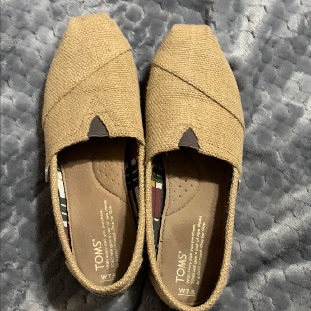 Toms
